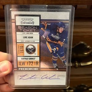 A hockey card made in the 70s rare sign by the player